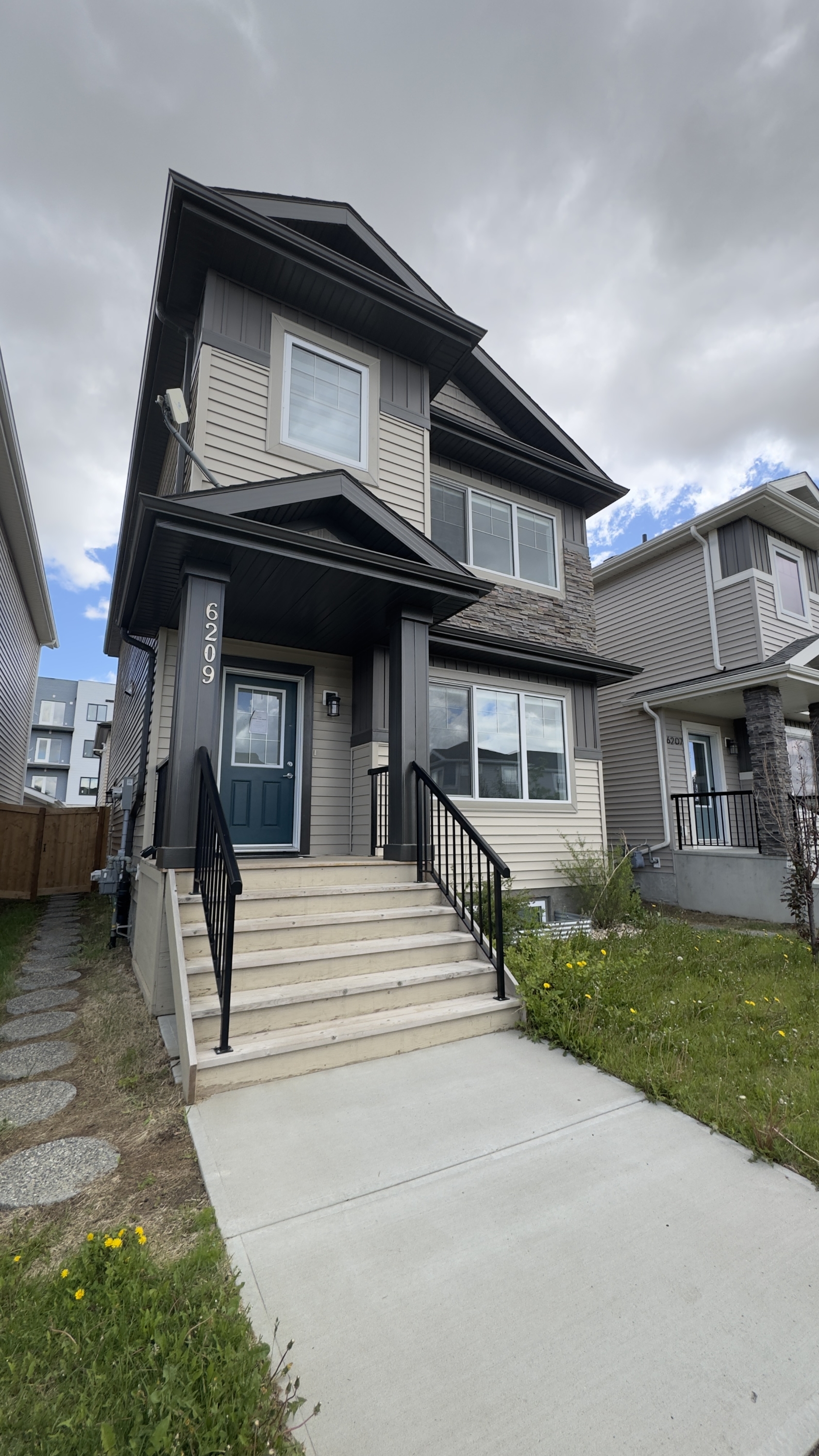 Edmonton House: 6209 66 St NW