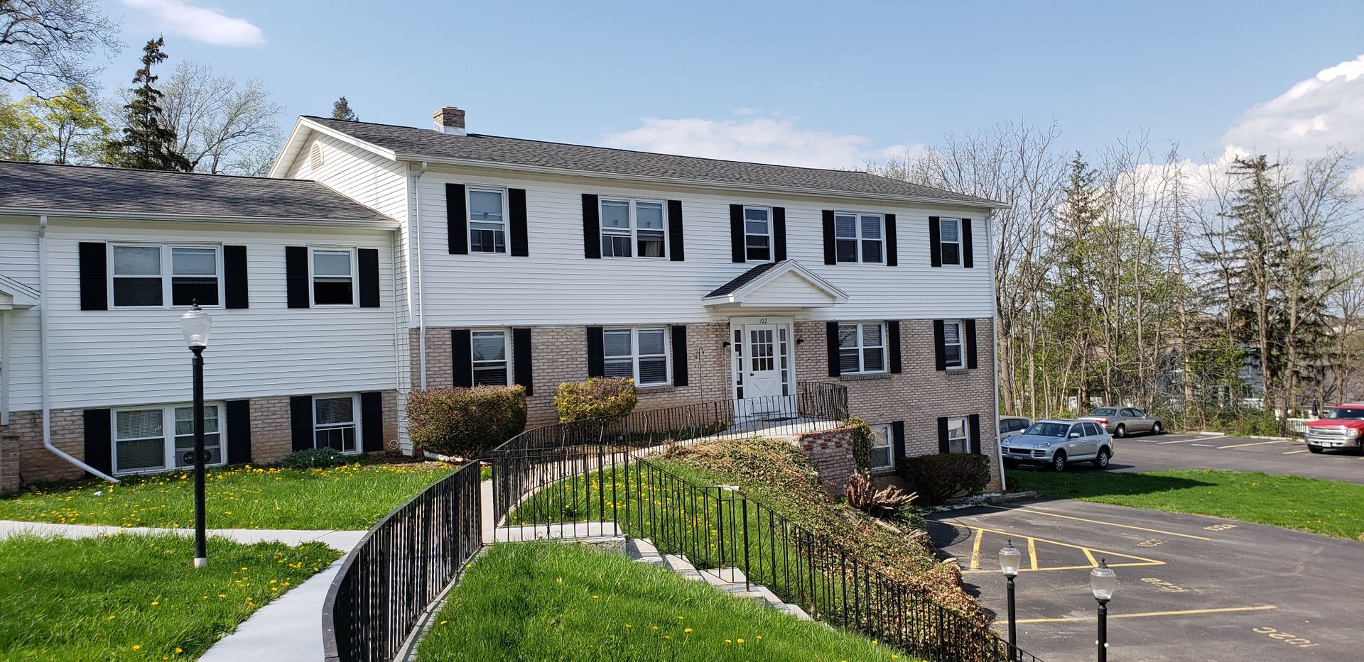 Canandaigua Condo: 223 Bristol St