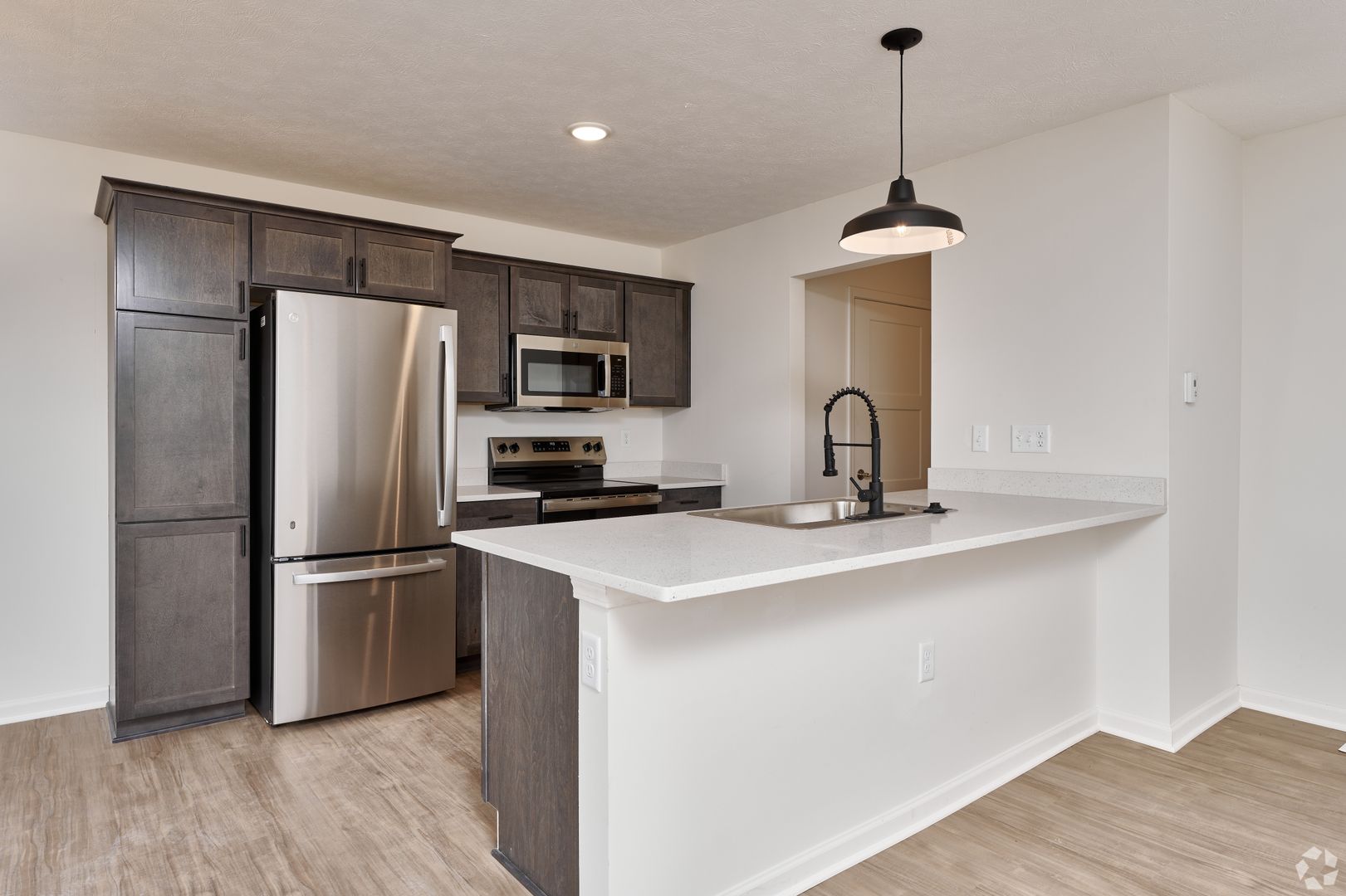 Farmington Condo: 2023 Louie Lane