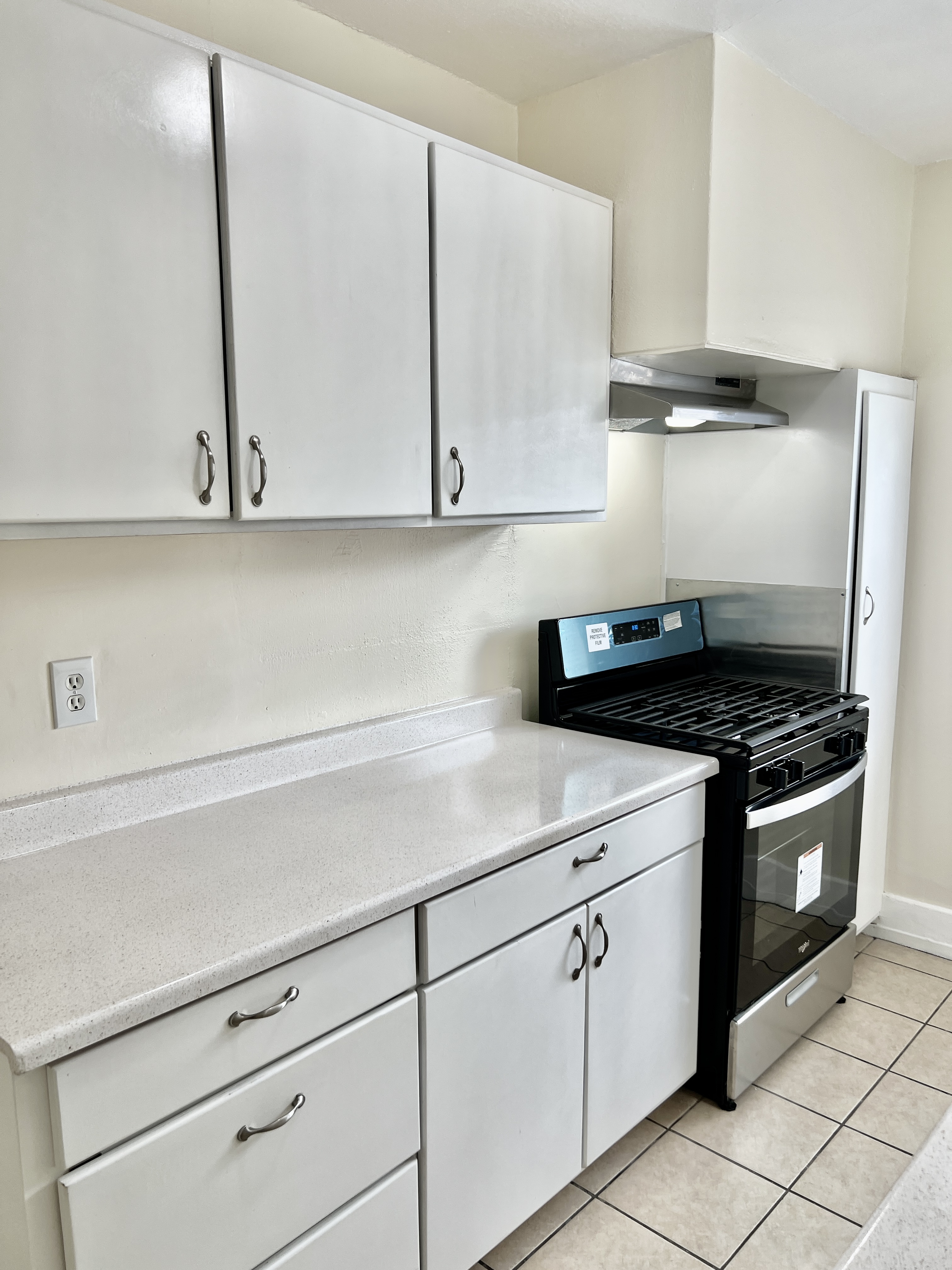 Long Beach Condo: 220 E 20th St