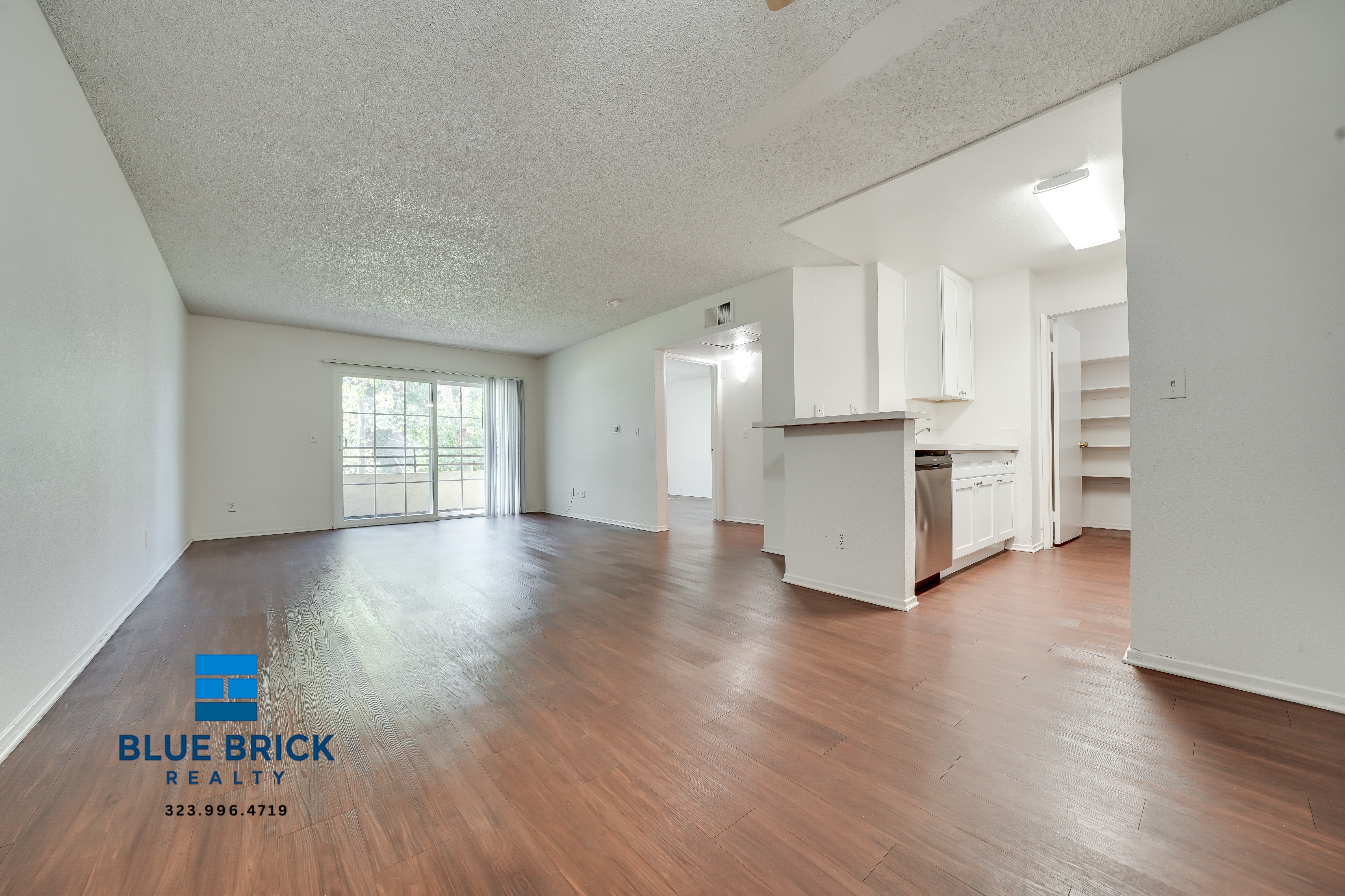 Los Angeles Condo: 2850 Riverside Dr