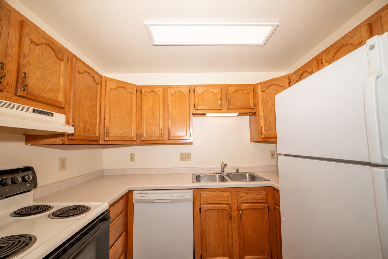 Madison Apartment: 1609 N Thompson Dr