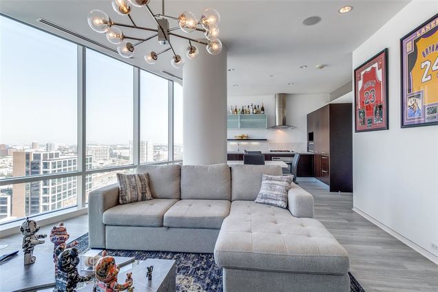 Dallas Condo: 2430 Victory Park Lane