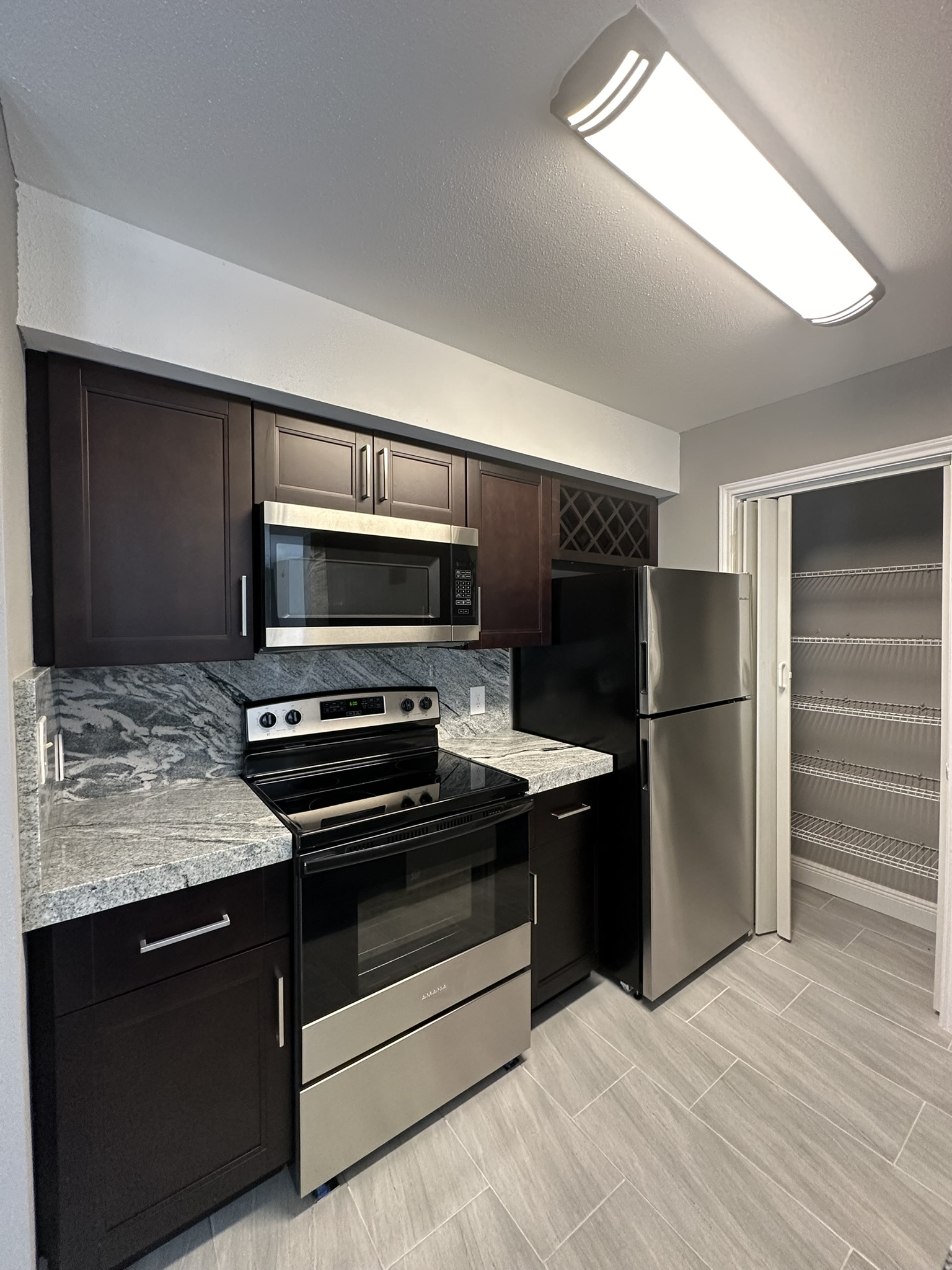 Oakland Park House: 2662 NW 33 St#2505