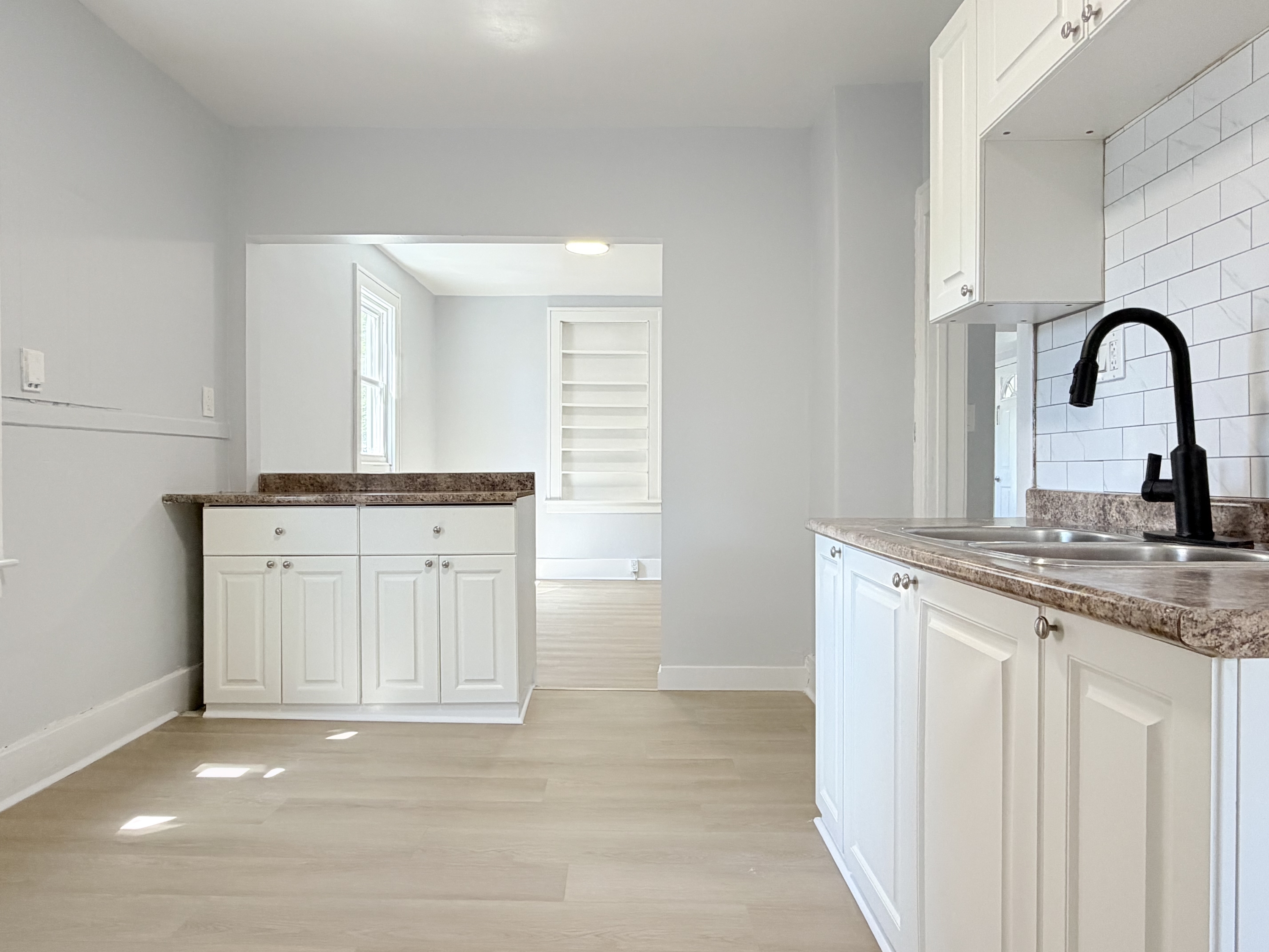 Windsor Condo: 1548 - 1550 George Ave