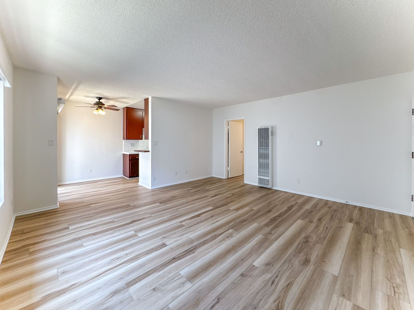 Los Angeles Apartment: 4051 Mclaughlin Ave