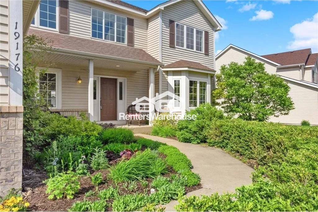 Lakeville House: 19176 Ittabena Way