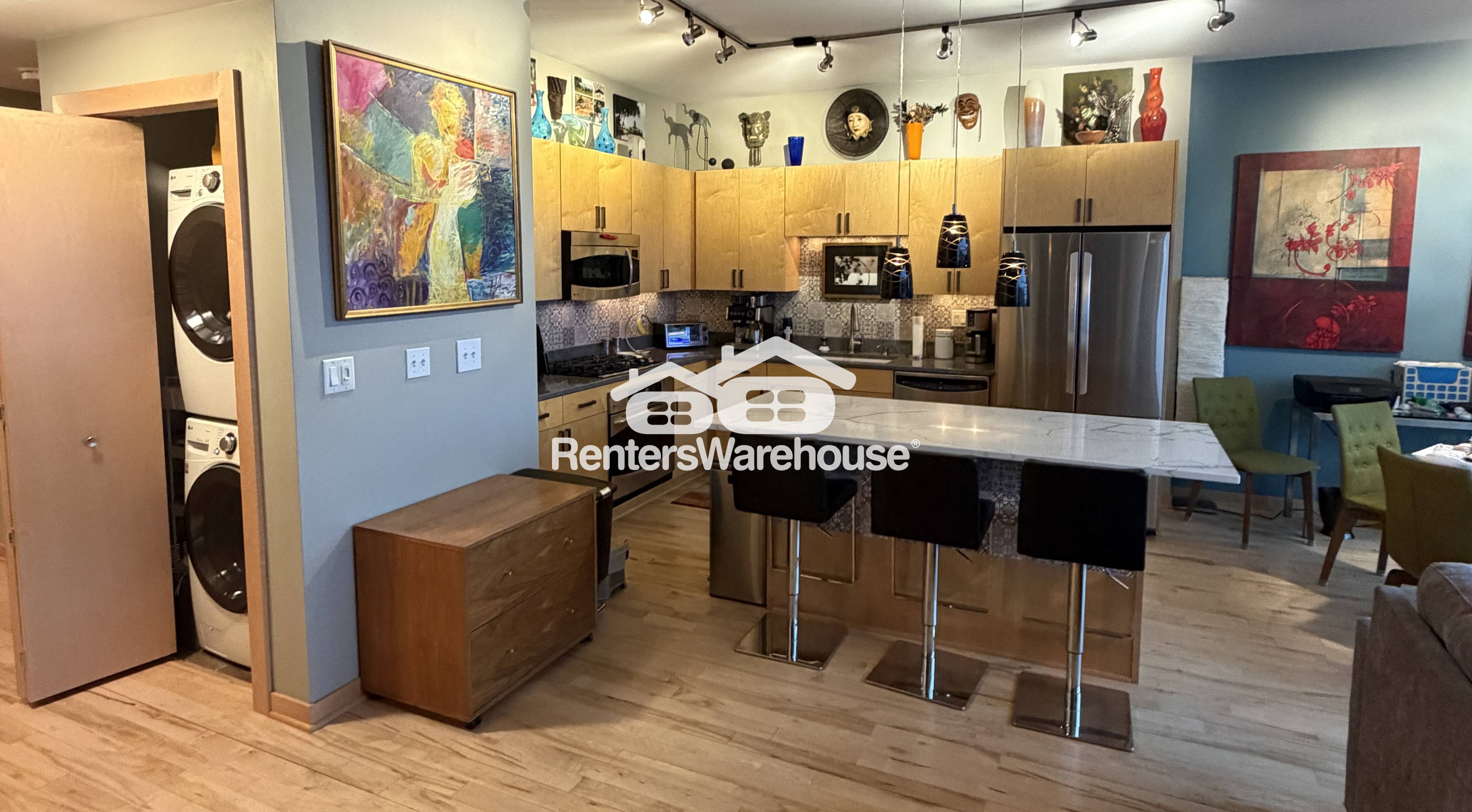 Minneapolis Condo: 215 10th Ave S