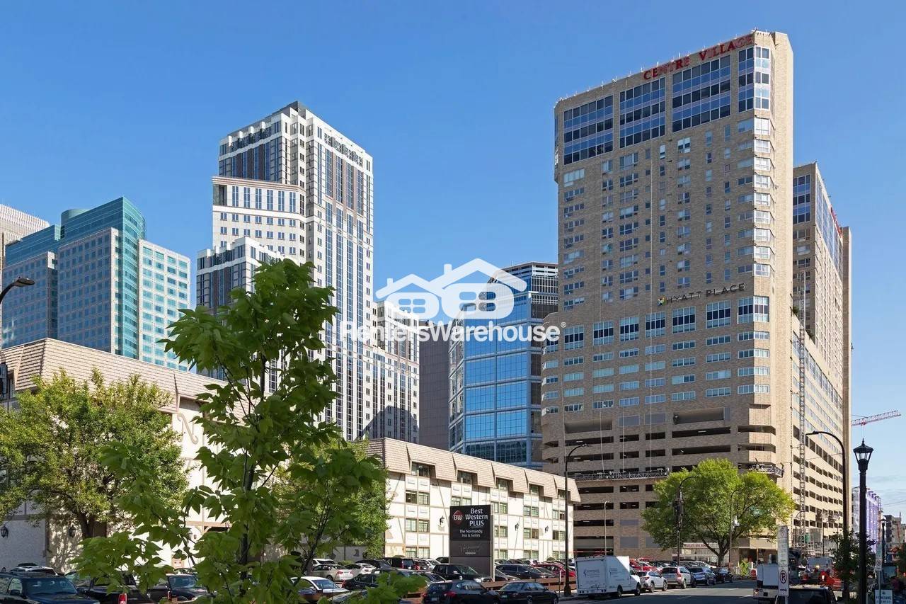 Minneapolis Condo: 433 S 7th St