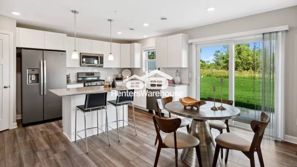Medina Townhome: 1062 Jubert Drive