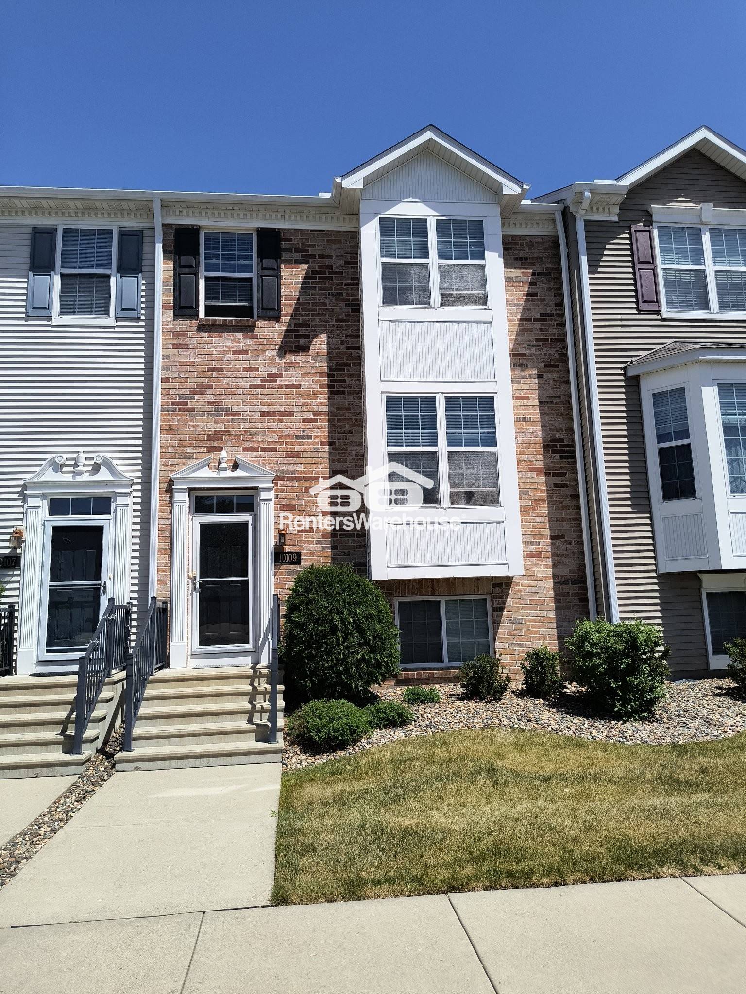 Eden Prairie Townhome: 10109 Indigo Dr