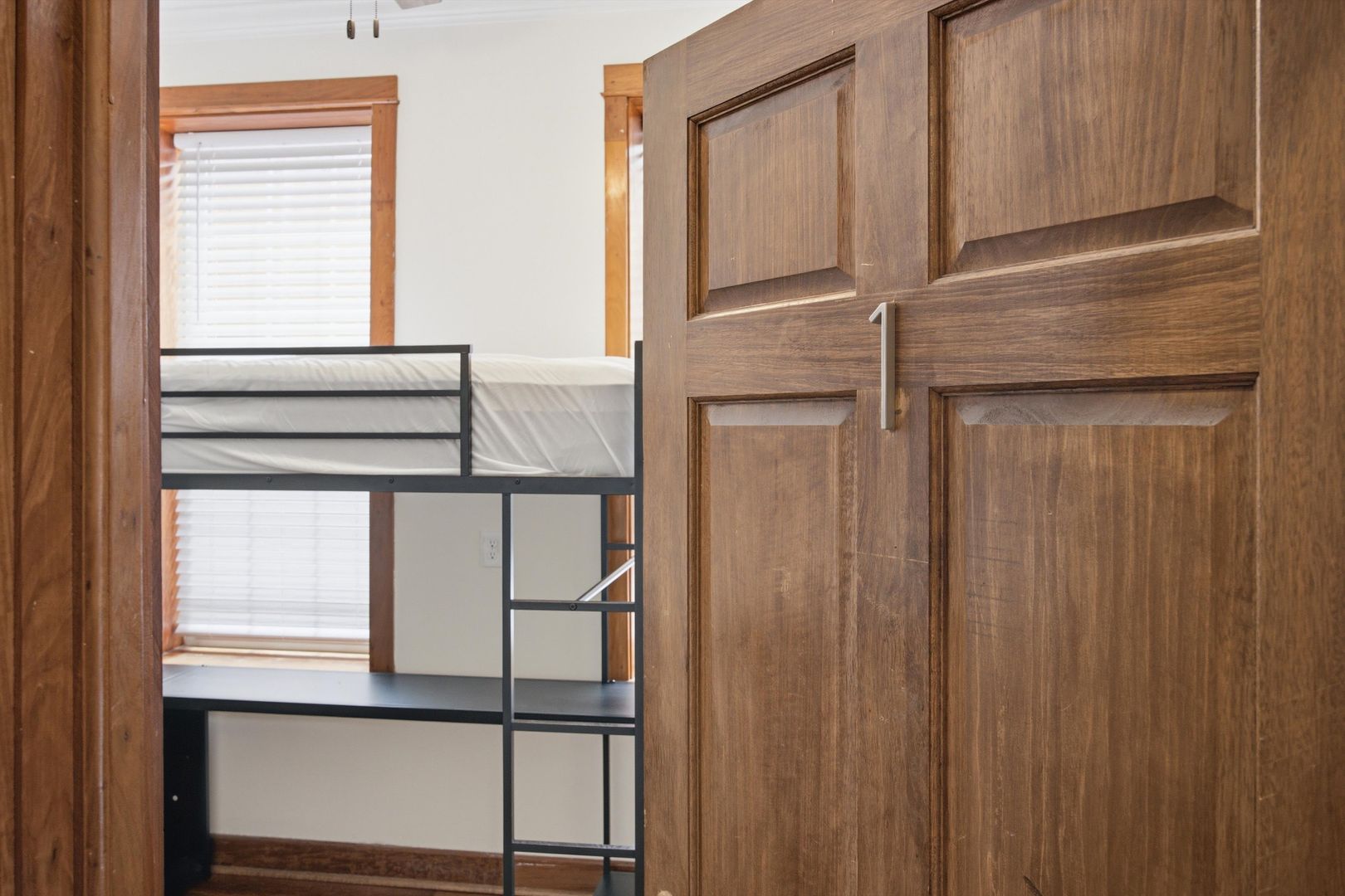 Chattanooga Condo: 823 McCallie Ave Room