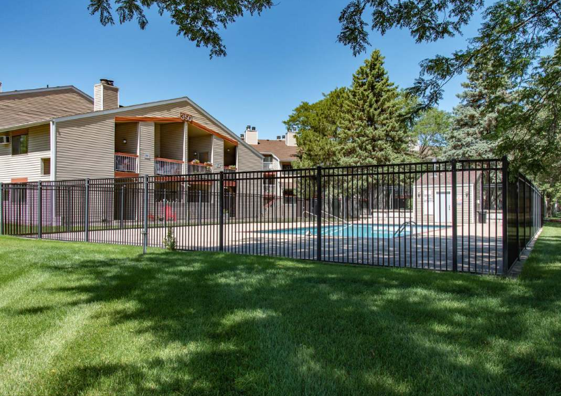 Saint  Louis Park Condo: 350 Shelard Parkway