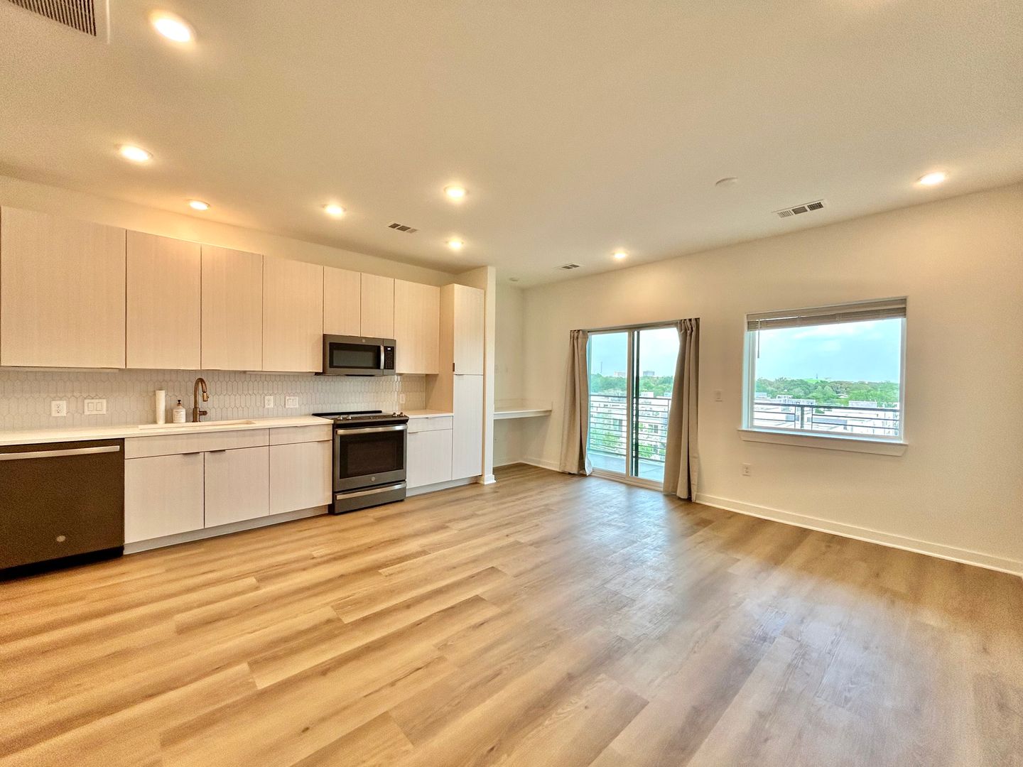 Austin House: 4802 South Congress Ave