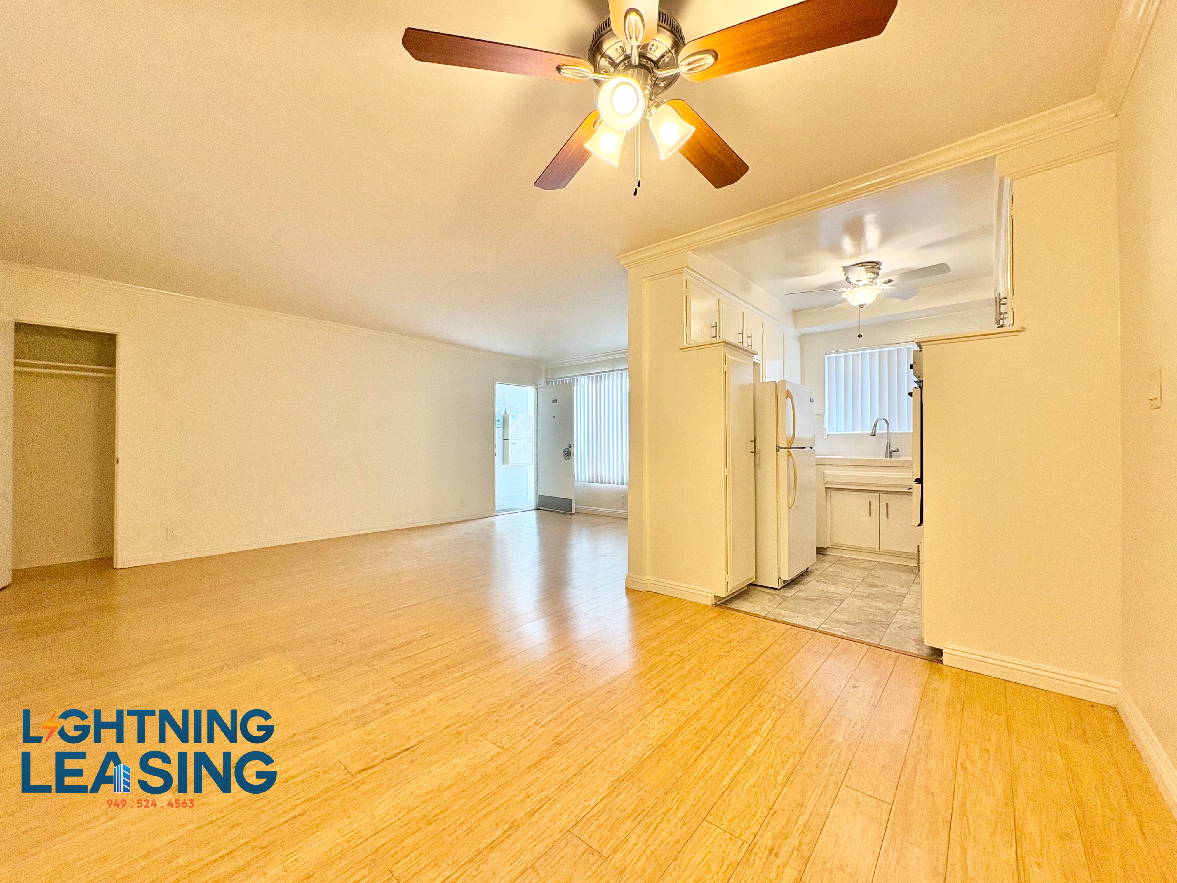West Hollywood Condo: 942 N Gardner St