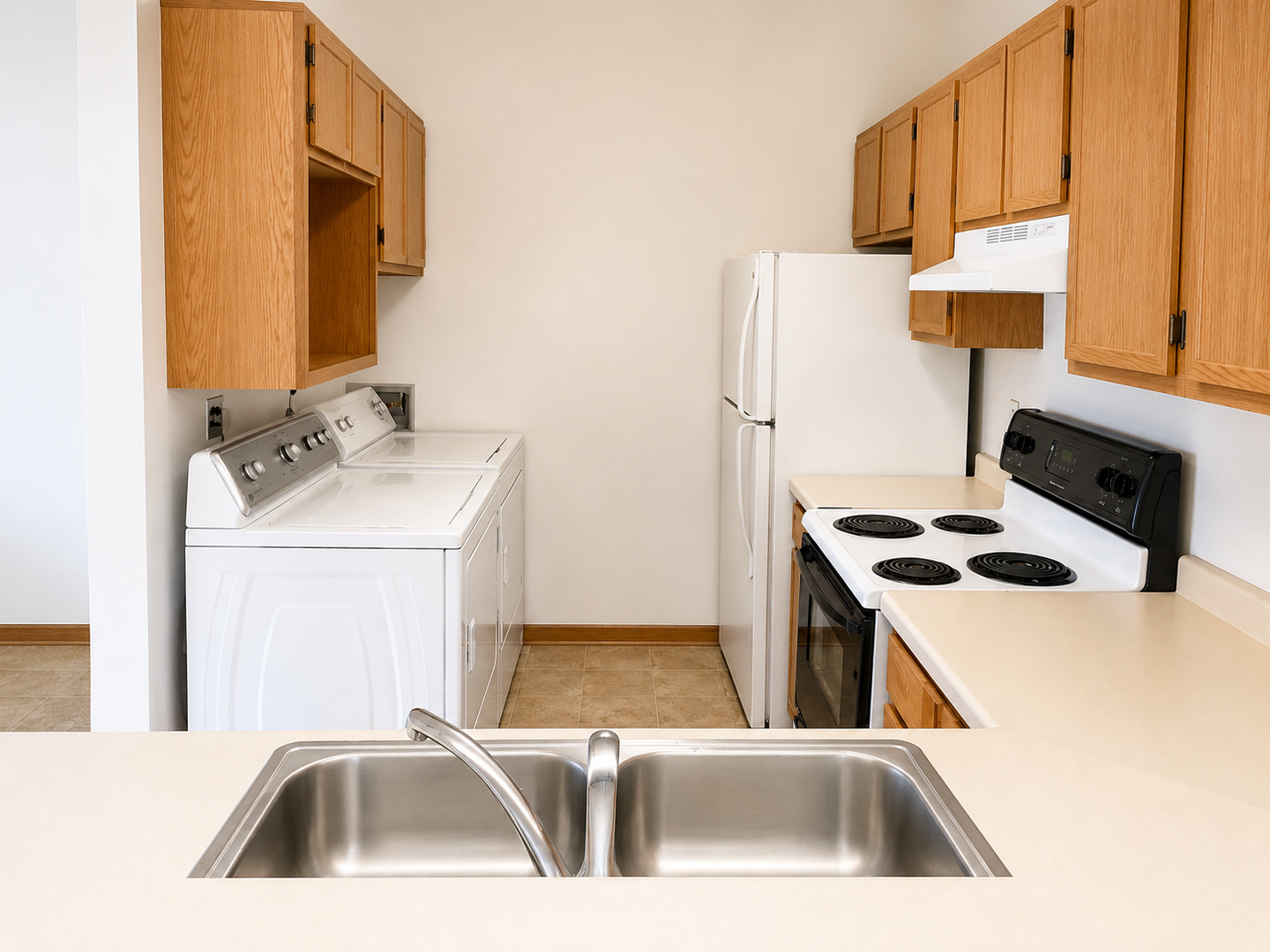 Cottage Grove Condo: 601 E. Oak St.