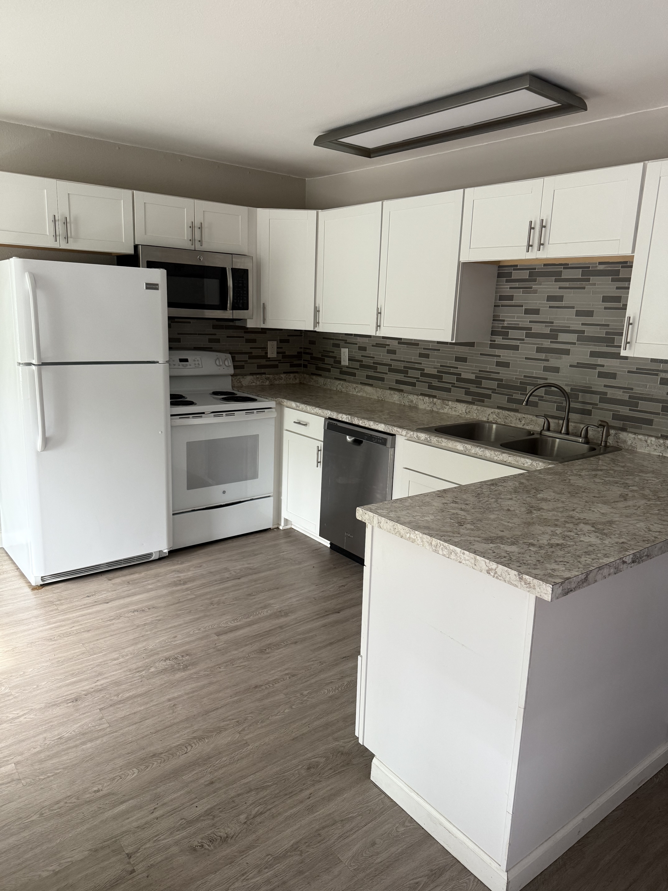 North Pole Condo: 629 8th Ave
