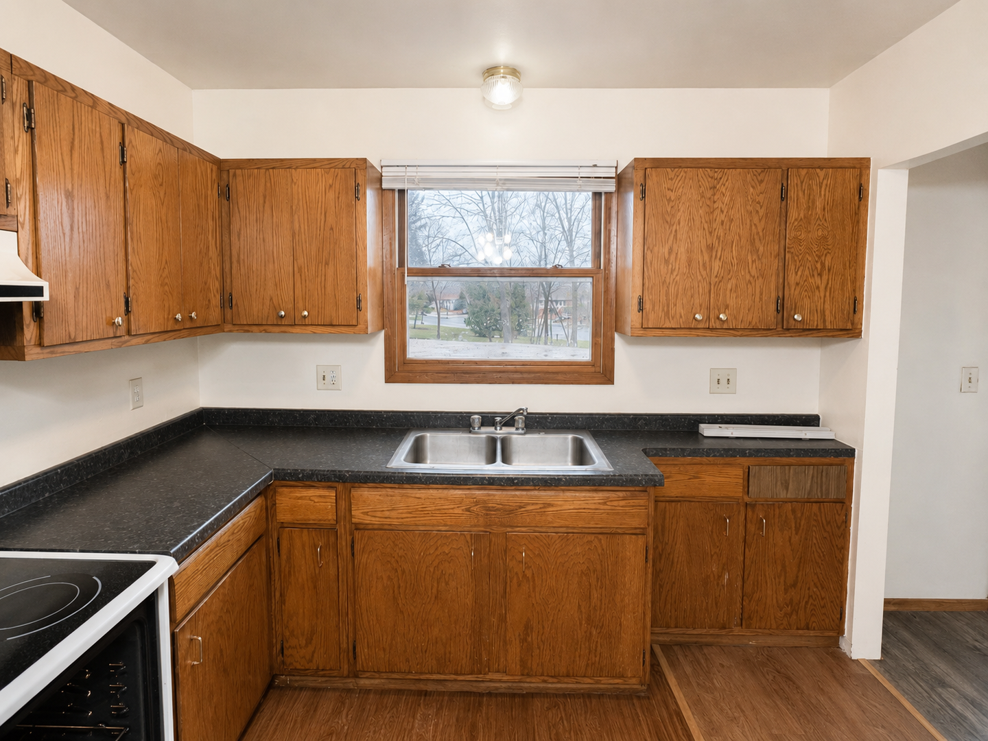Milton Apartment: 876 Chapel Dr