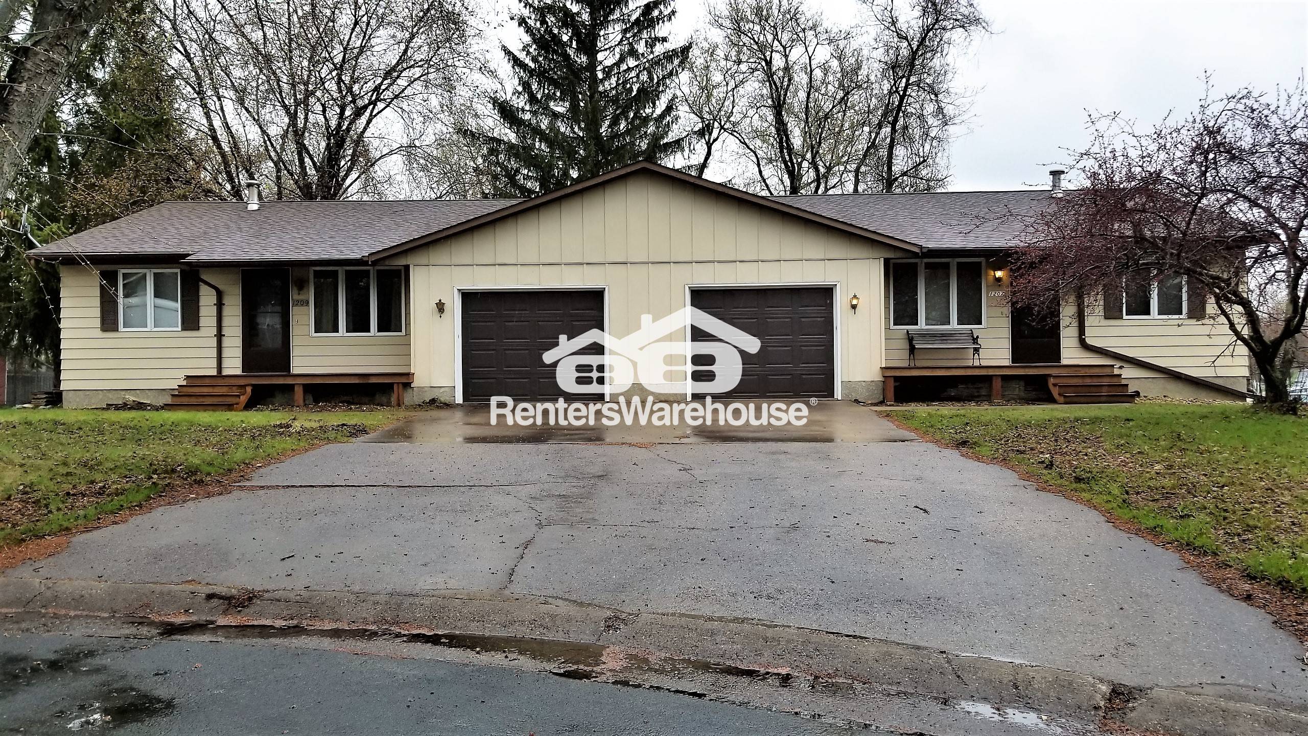 River Falls House: 1207 State Street