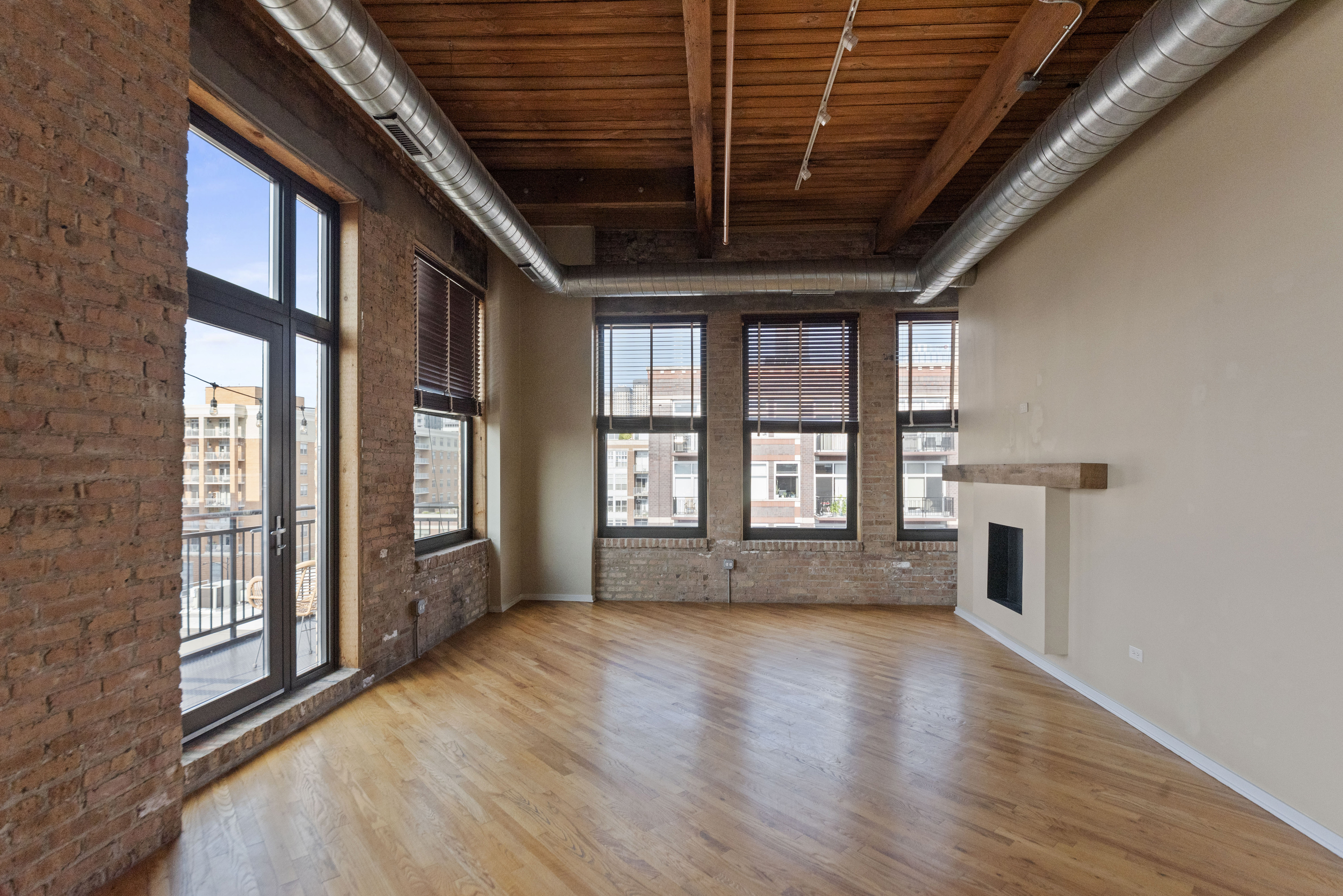 Chicago Condo: 1040 West Adams Street