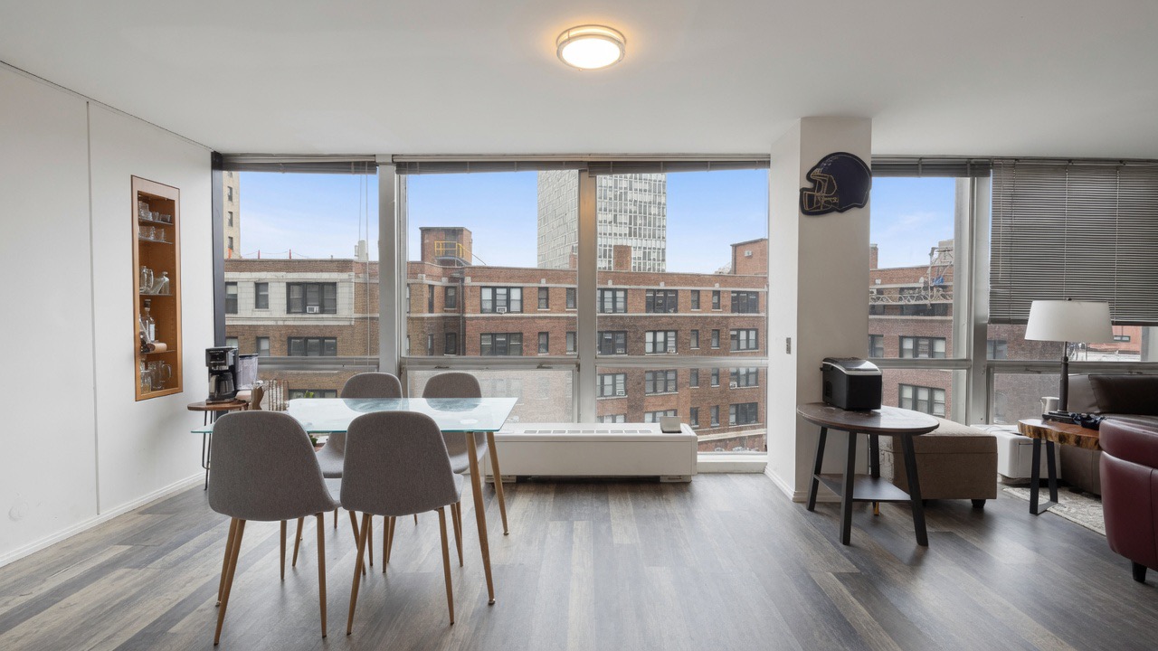 Chicago Condo: 2400 North Lakeview Avenue