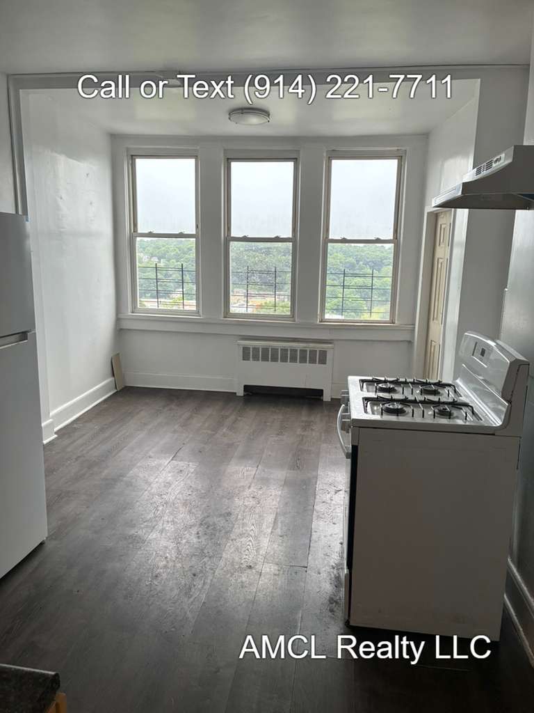 Yonkers Condo: 152 Ridge Ave