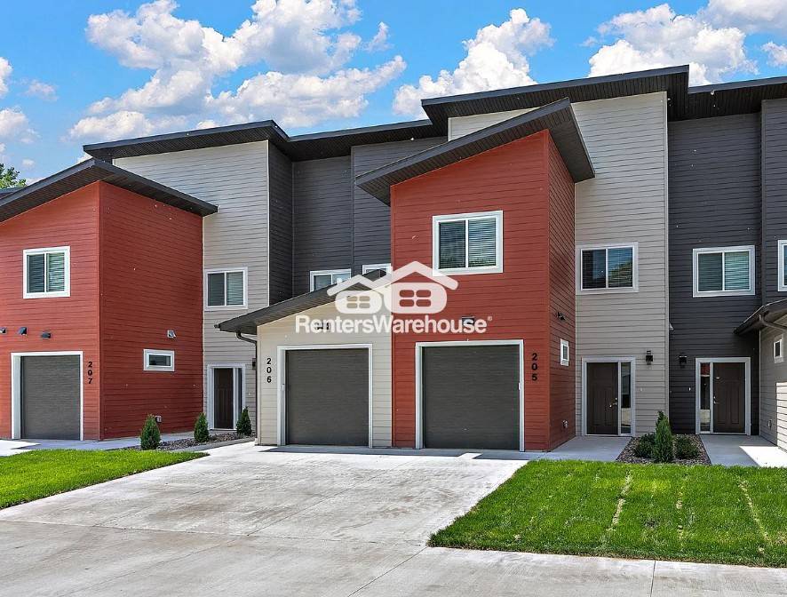 Rochester Townhome: 3680 9th St NW
