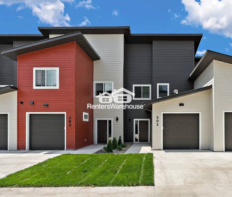 Rochester Townhome: 3680 9th St NW