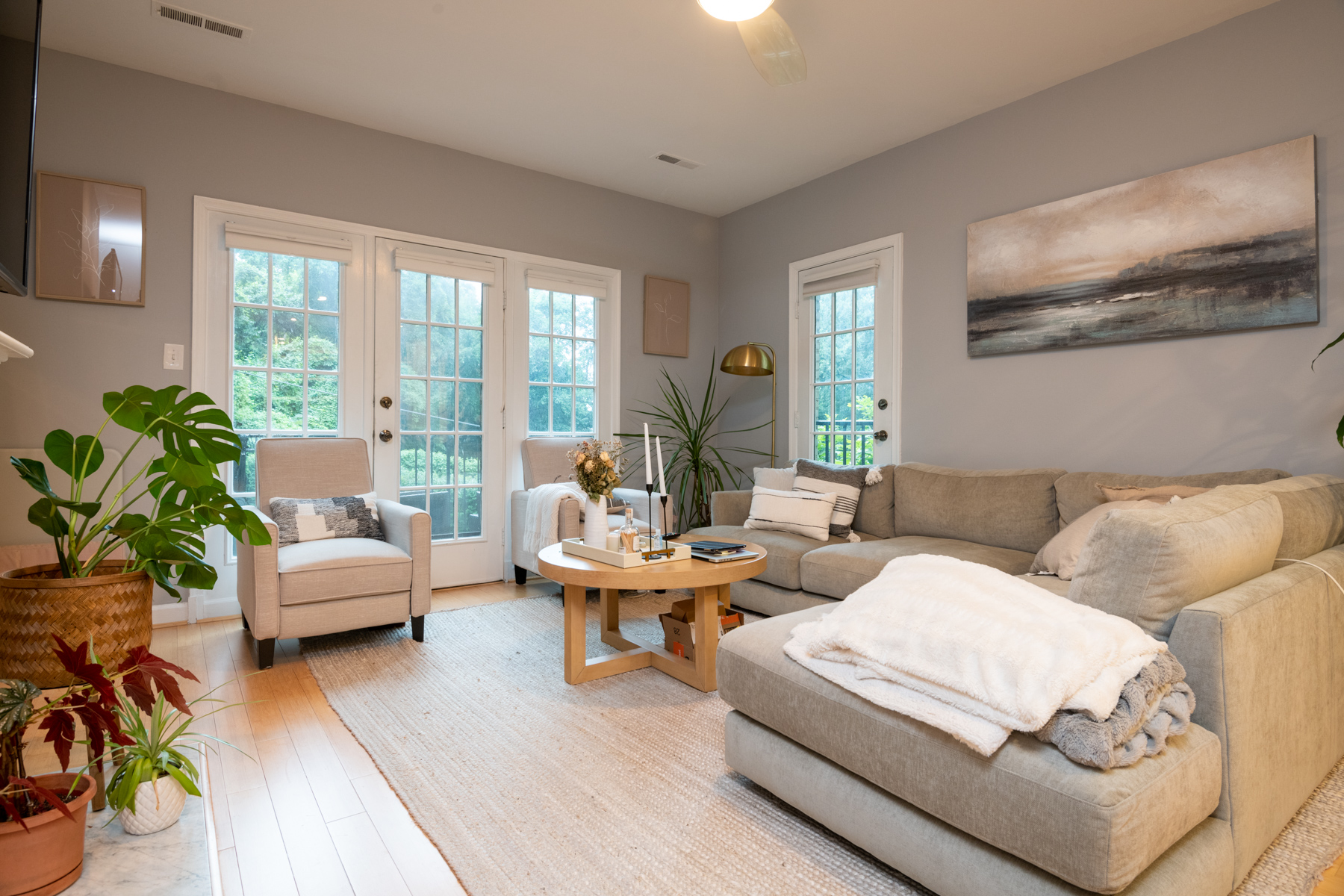 Washington House: 4605 1/2 Macarthur Blvd NW