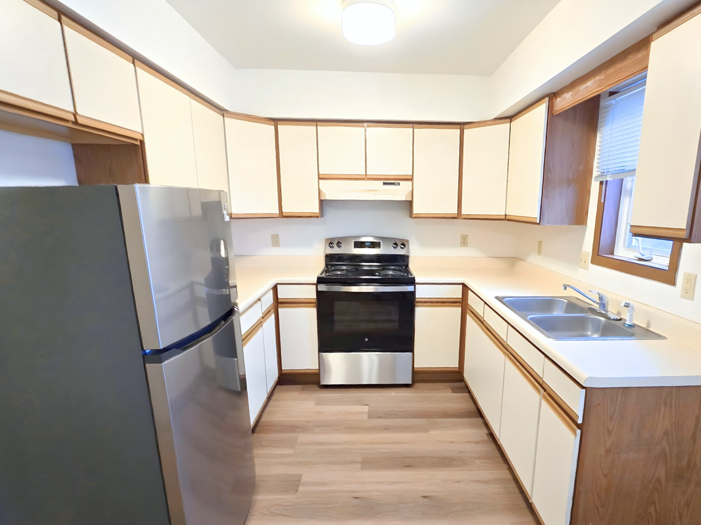 Dane Apartment: 230 North St