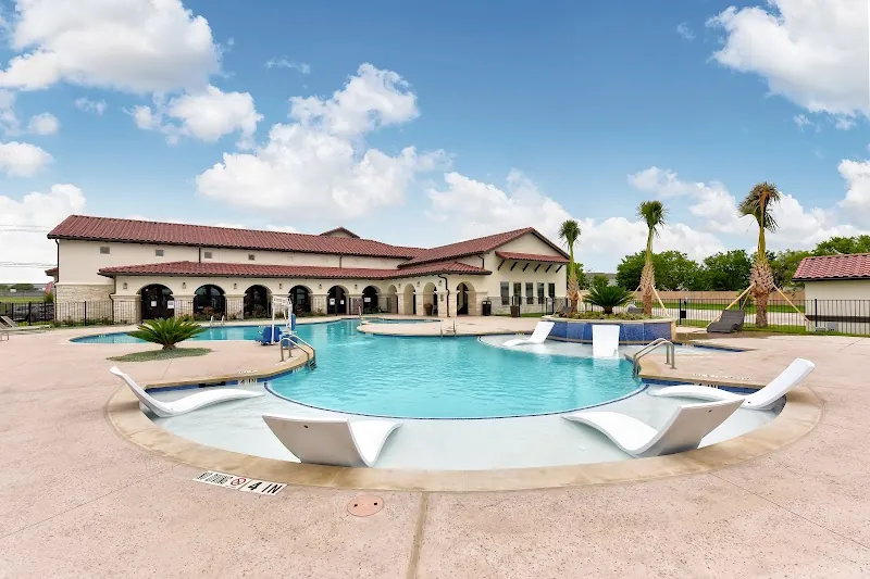 Del Valle Condo: 5501 Ross Rd