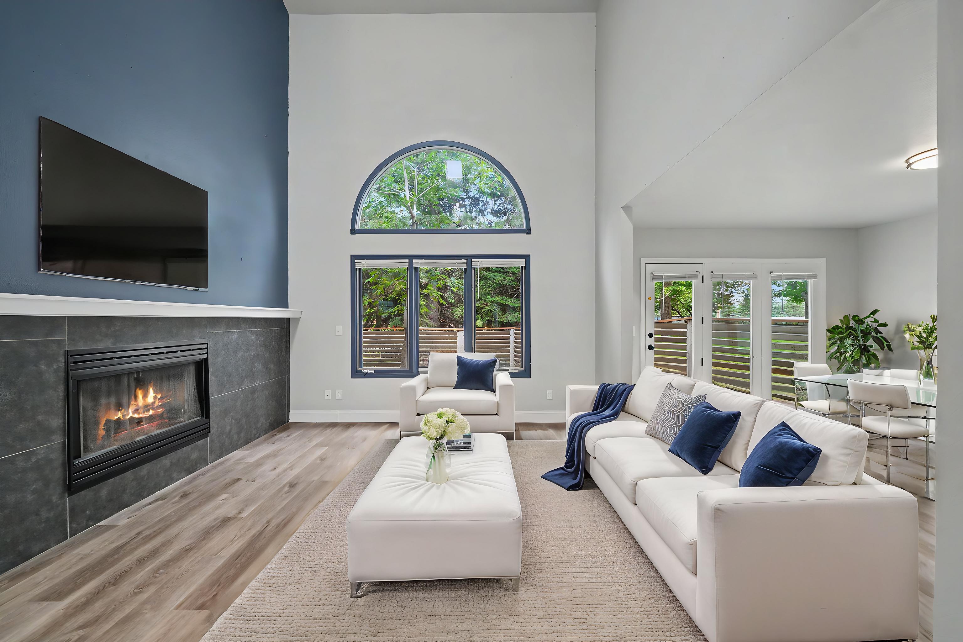 Boulder House: 5584 Stonewall Place