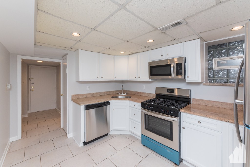 Chicago Condo: 1944 North Bissell