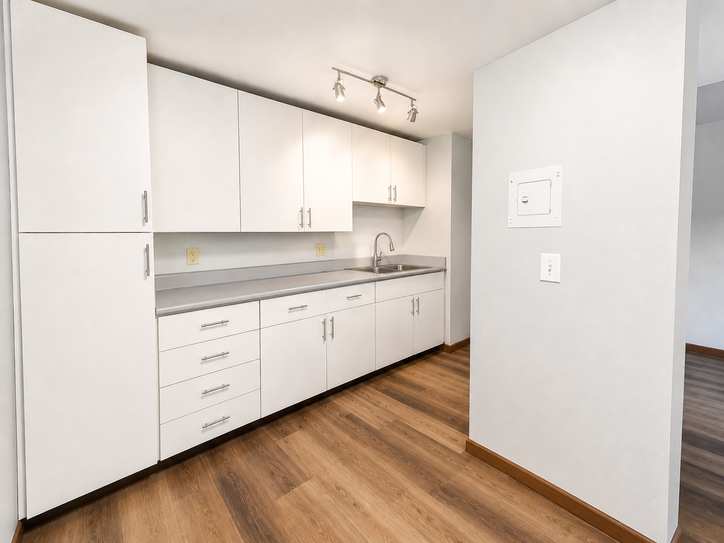 Madison Apartment: 1001 GILBERT Rd