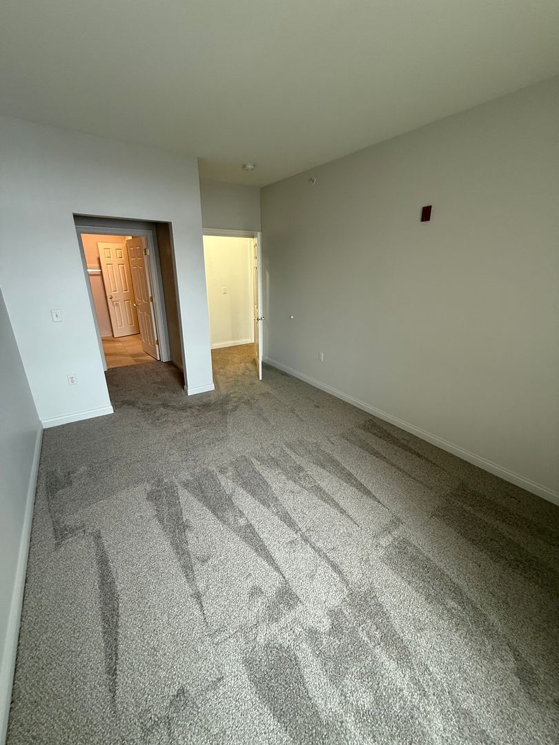 Kenosha Apartment: 1923 63rd St
