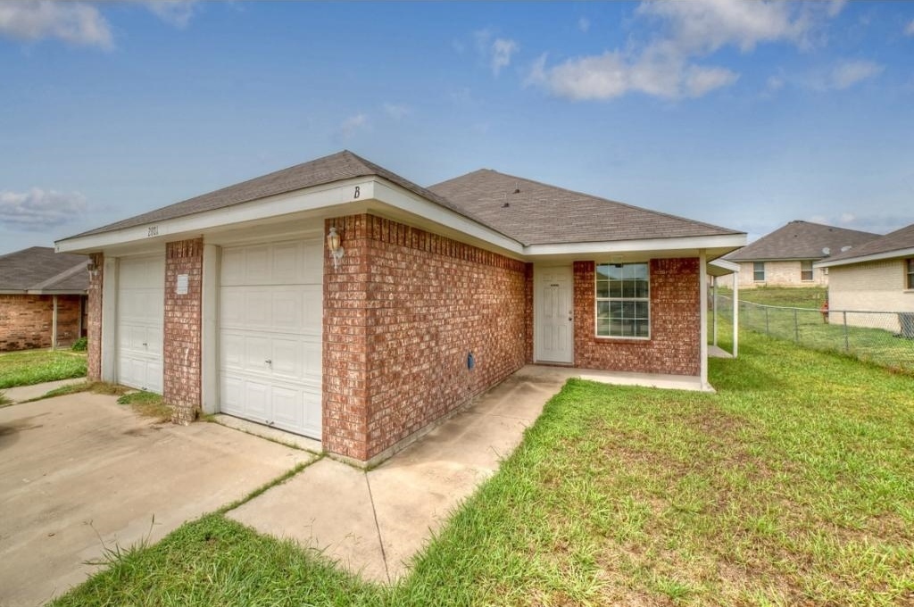 Killeen Condo: 2801-B Lucille Dr