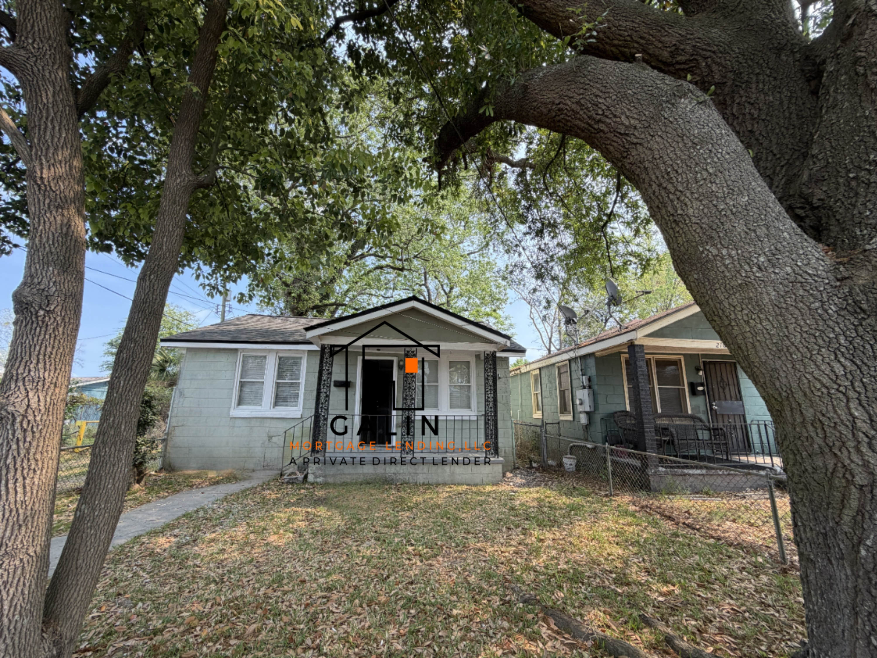 Savannah House: 206 Ferrill St