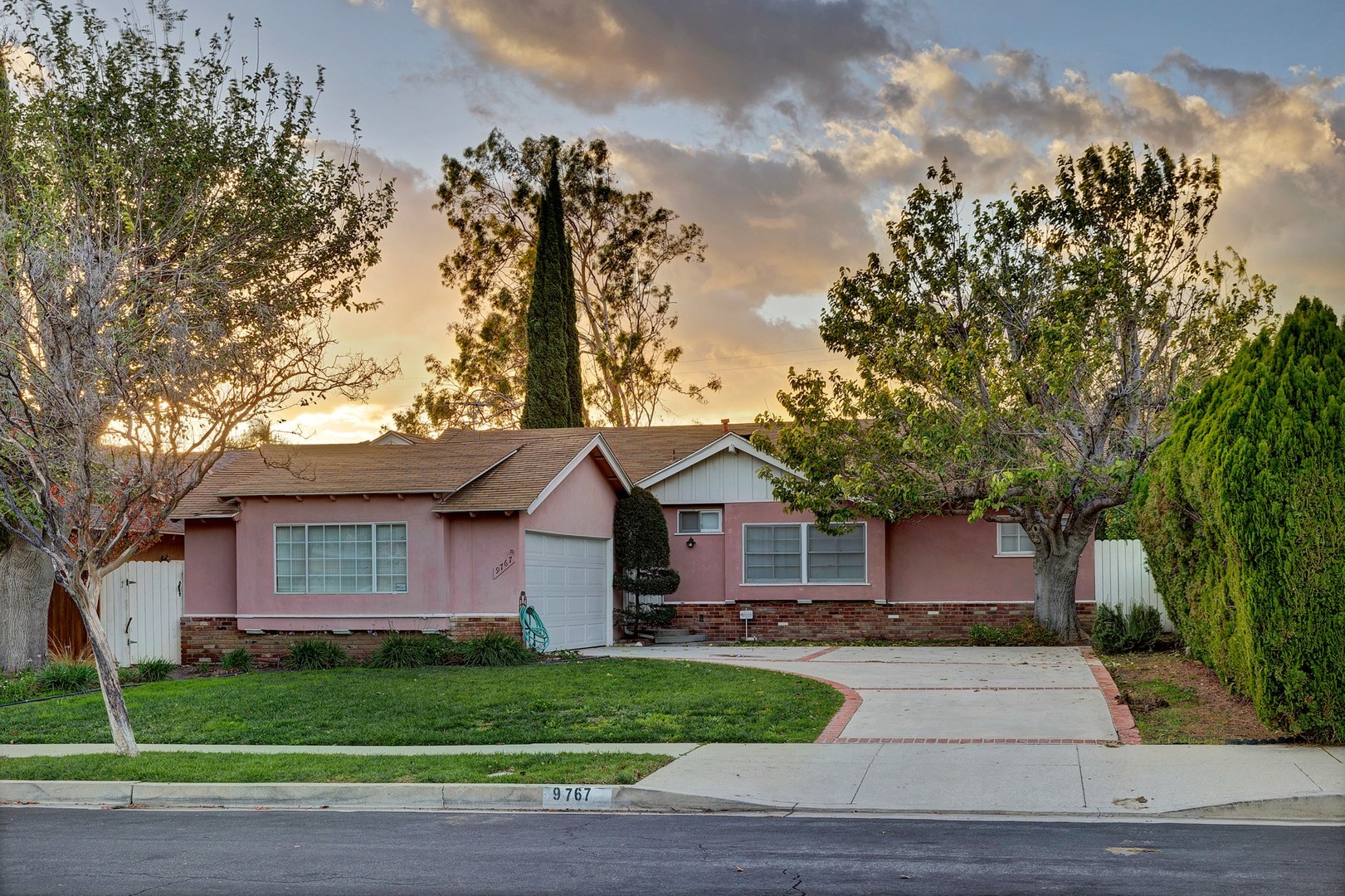 Northridge House: 9767 Rhea Ave