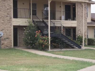 Grandview Condo: 501 W. Criner Street