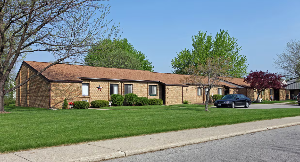 Shelby Condo: 69 E Smiley Avenue