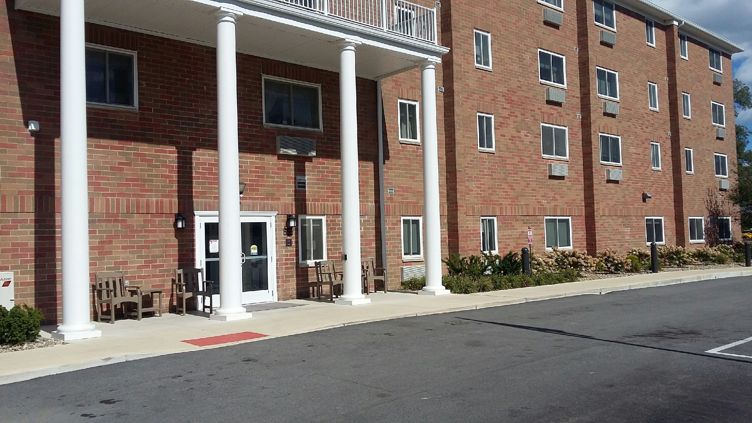 Barnesville Condo: 485 North St.