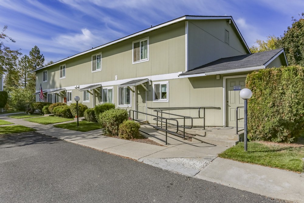Deer Park Condo: 15 N Weber St