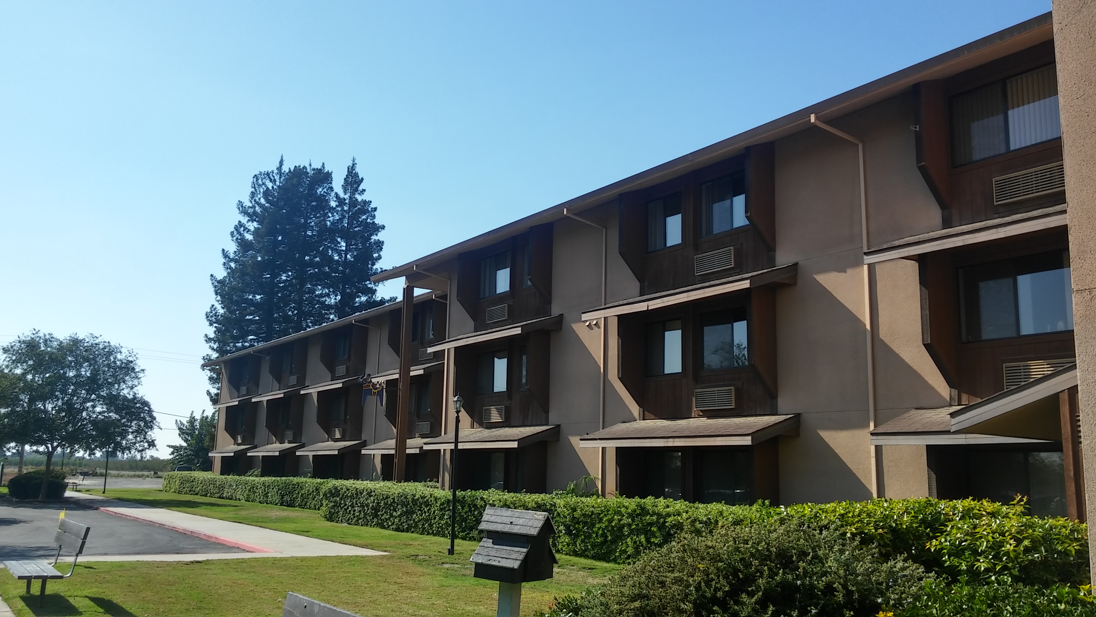 Kingsburg Condo: 333 Kern Street