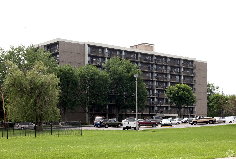 Anderson Condo: 524 W 53rd St.