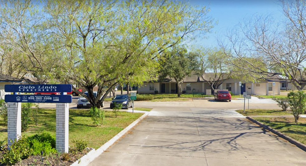 Edcouch Condo: 402 Hinojosa Drive