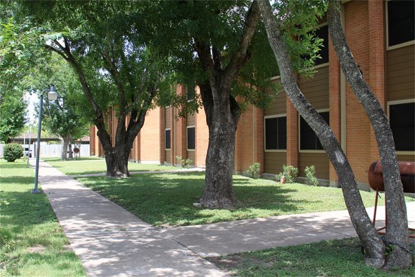 Harlingen Condo: 411 Lozano Street
