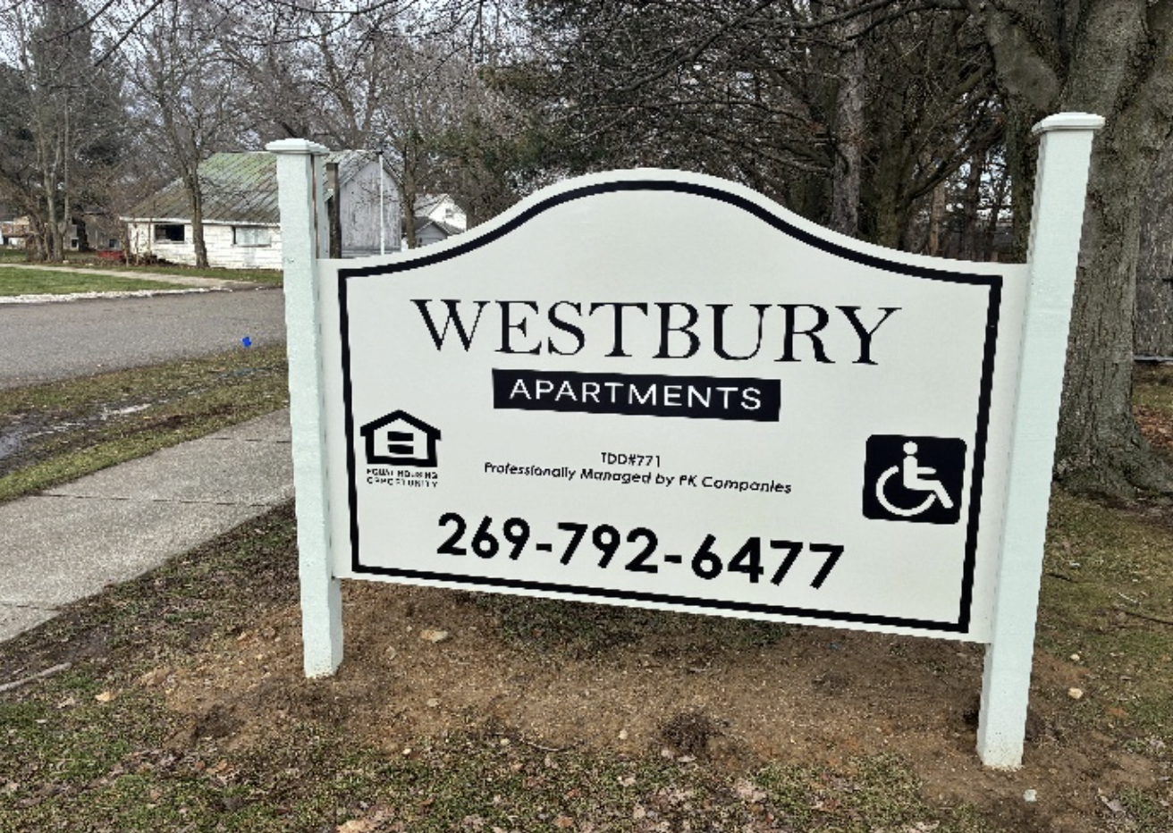 Wayland Condo: 201 Hickory Ct