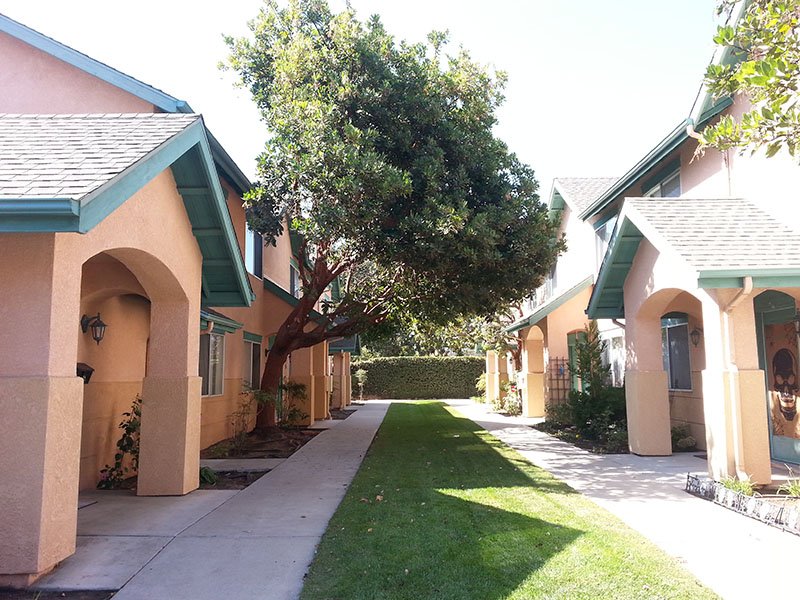 Santa Maria Condo: 605 E. Newlove Dr.