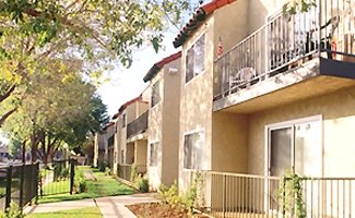 Lancaster Condo: 44063 Beech Avenue