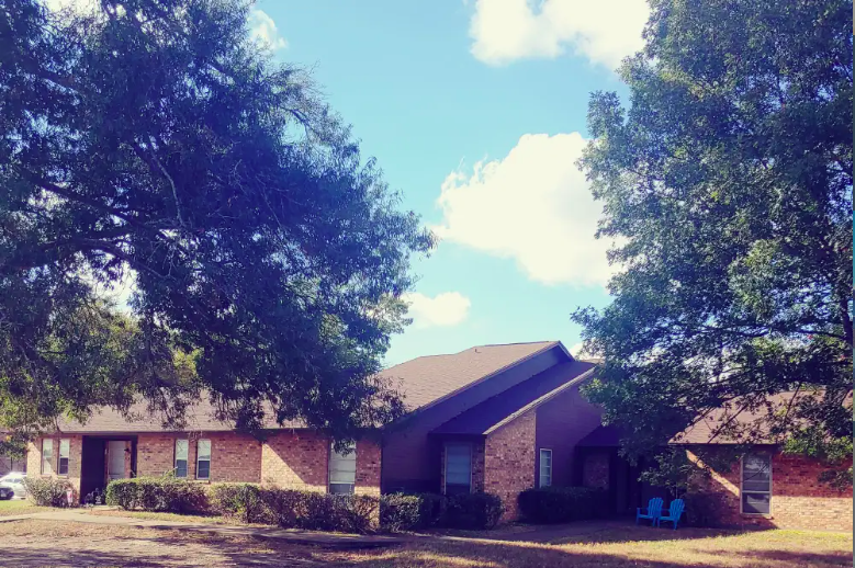 Crockett Condo: 1510 E Loop 304